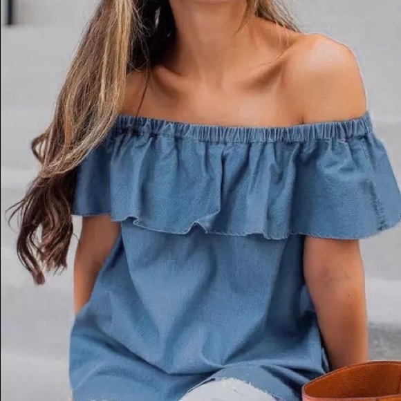 Tops - SALE Off the Shoulder Chambray Top🦋